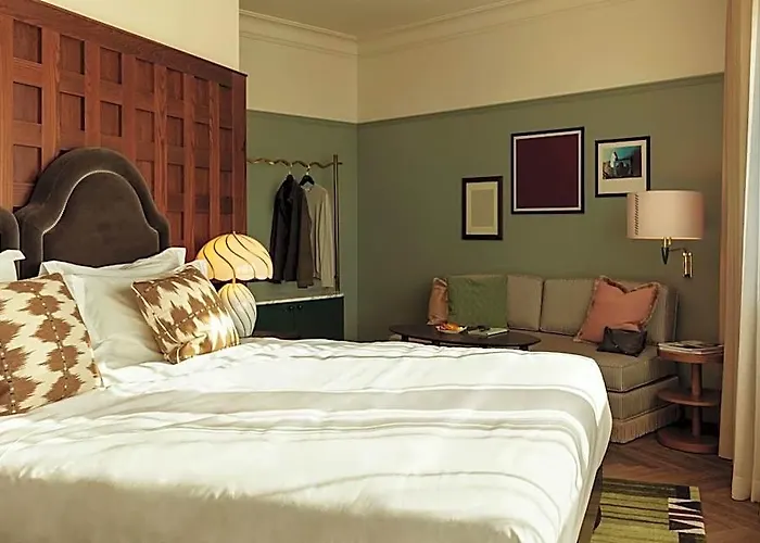 The Hoxton, 4*